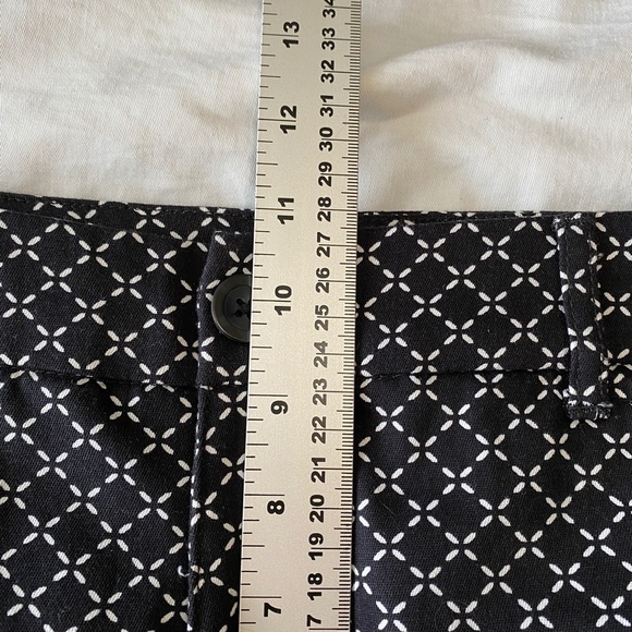 St. John's Bay Women's Black & White Dashed Diamond Pattern Capri Dress Pants 12 - Picture 11 of 14